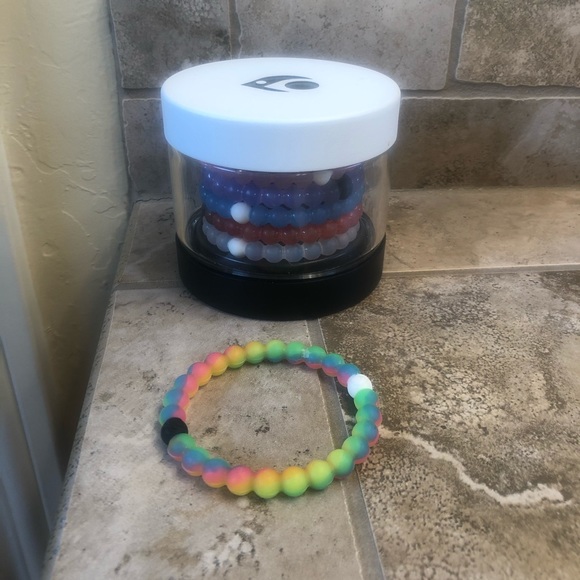 Lokai collection - Picture 2 of 2